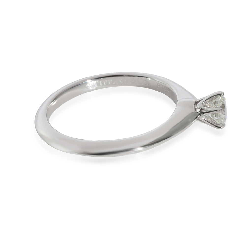 Tiffany & Co. Solitaire Diamond Engagement Ring in Platinum I VS1 0.26 CT - Picture 4 of 5
